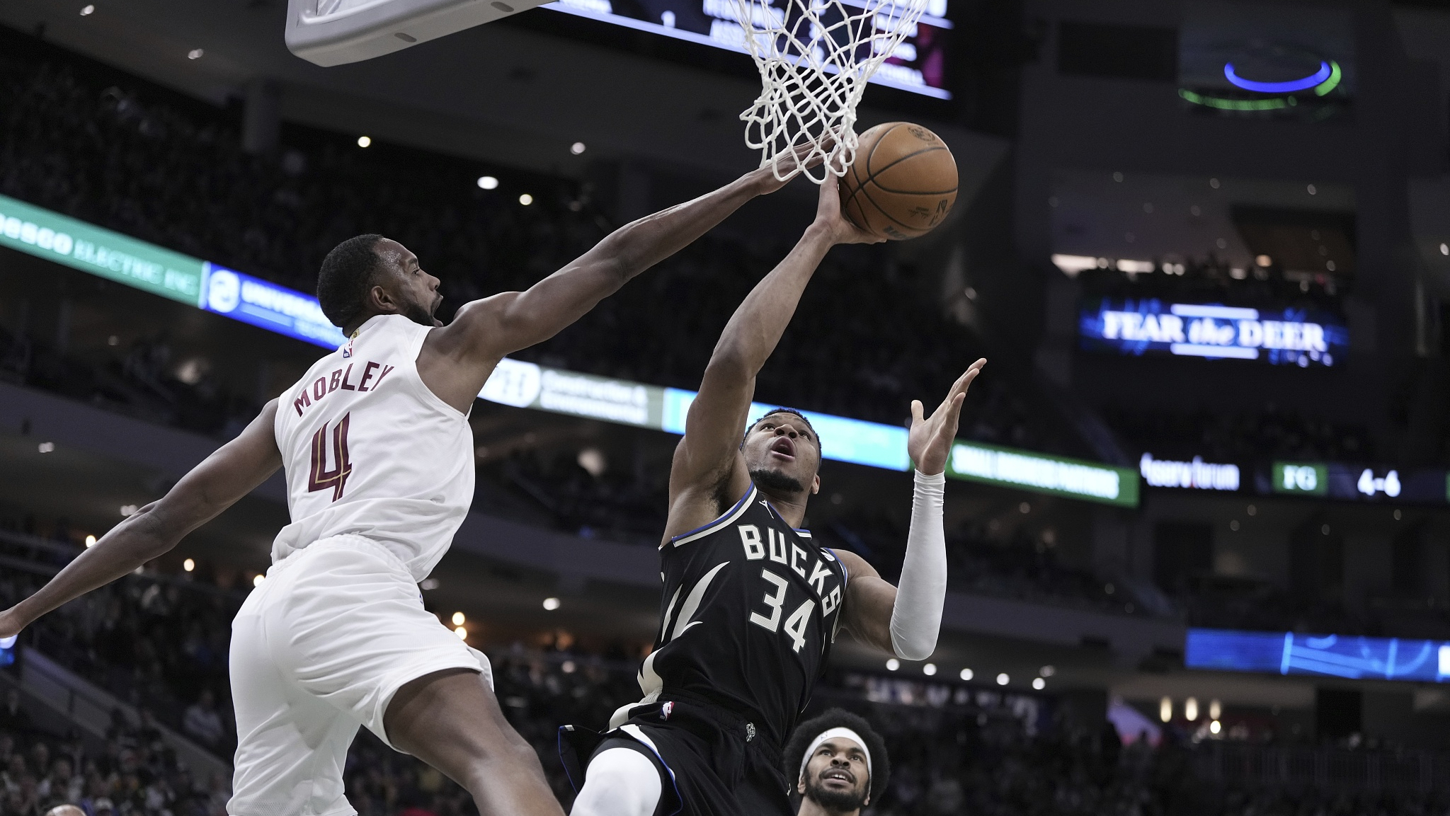 爱游戏官方-塞尔维亚男篮逆转猛龙，米切尔高光表现的简单介绍