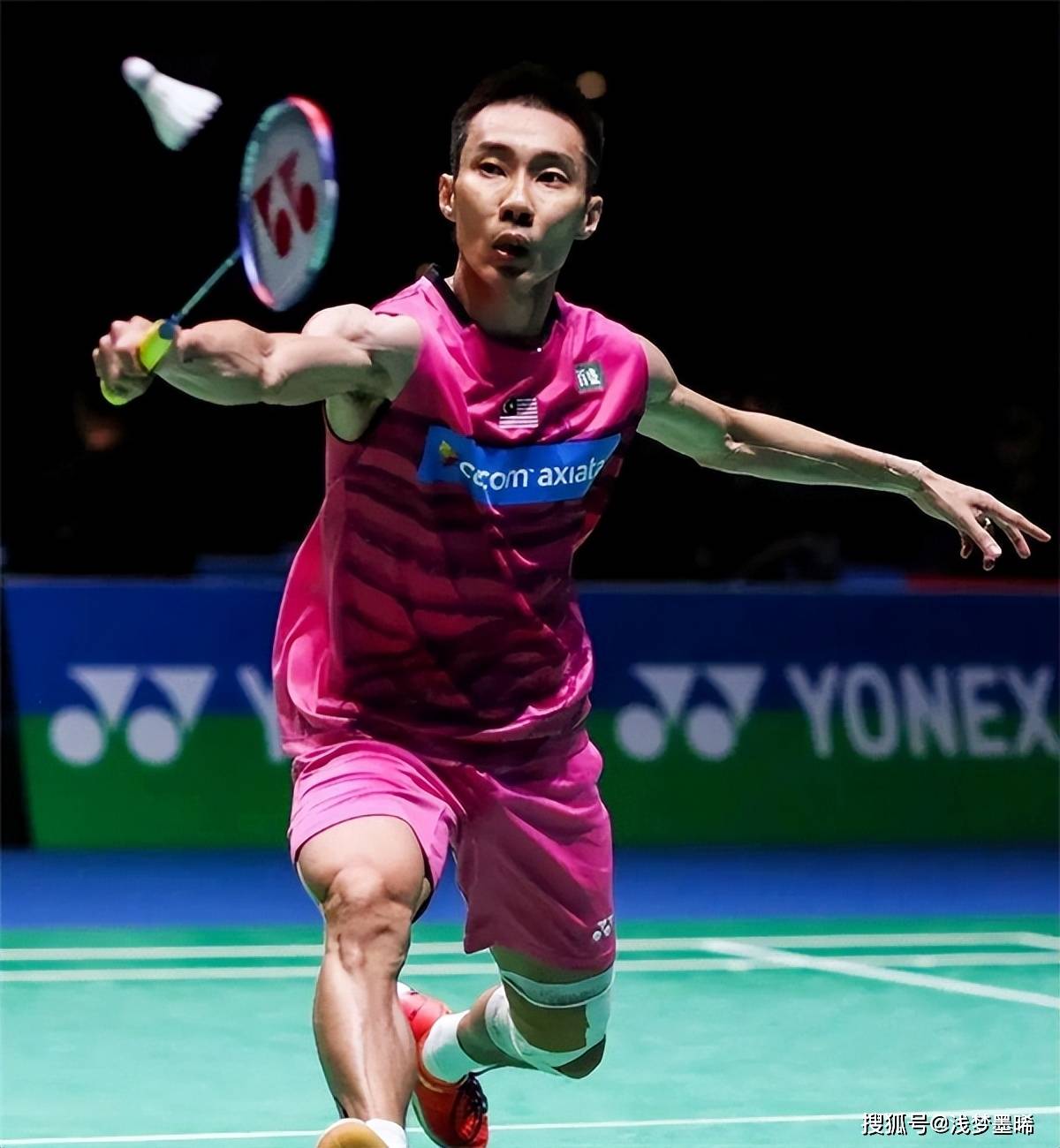 爱游戏入口-泰国羽毛球队鏖战中国羽毛球队，李宗伟高光表现