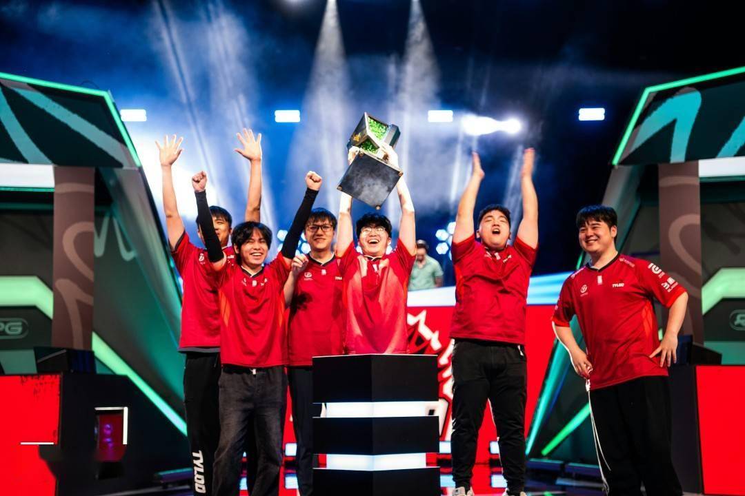 爱游戏在线-关于CS2决赛震撼开打，巅峰对决引爆全场的信息