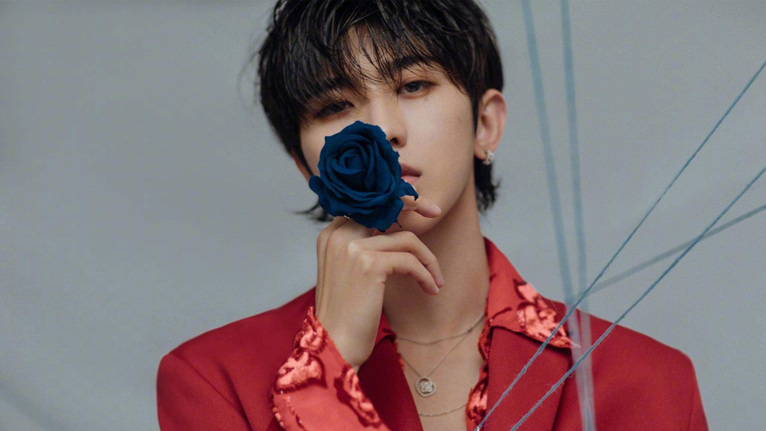 爱游戏APP-红色海洋，各有方向，当罗马的手术刀切开曼联的迷茫，舞台中央站着沉默的阿坎吉