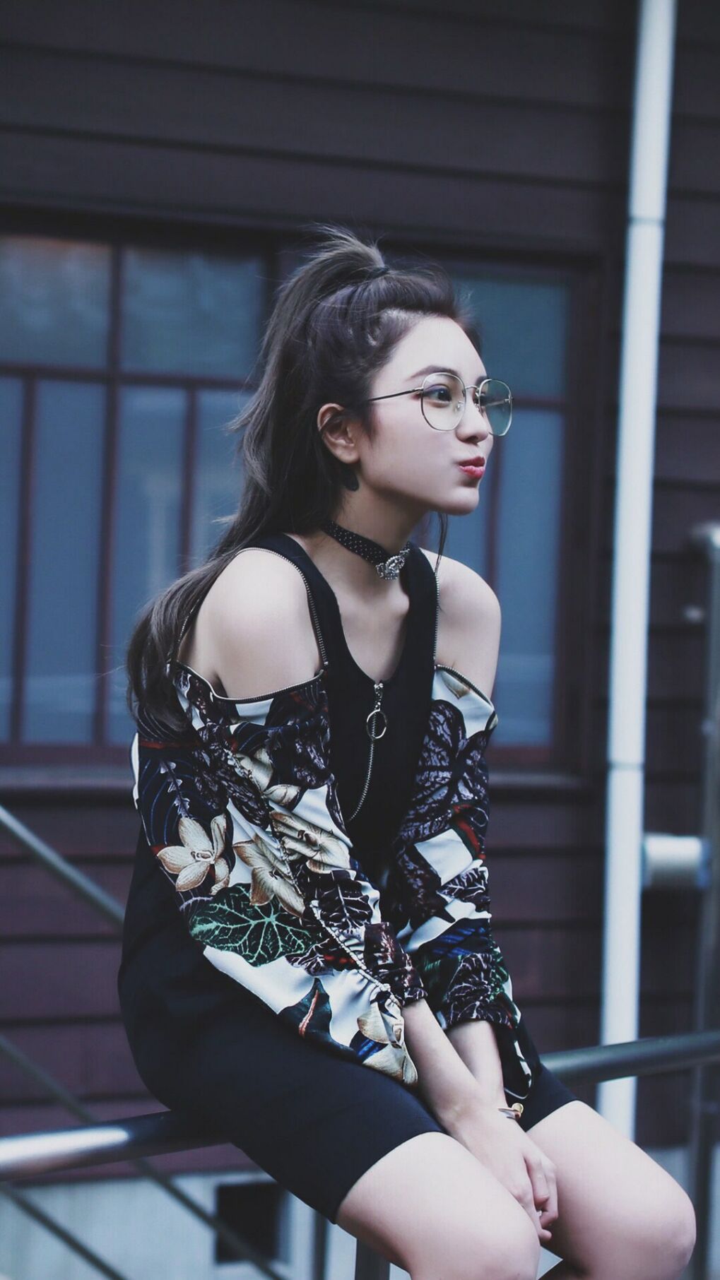 绿茵对决与外交棋局，当英超争冠战遇见日本制裁贝蒂斯