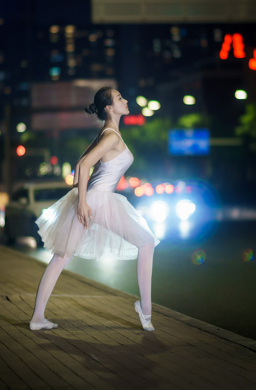 新疆队压制独行侠，一场冰与火的节奏之歌