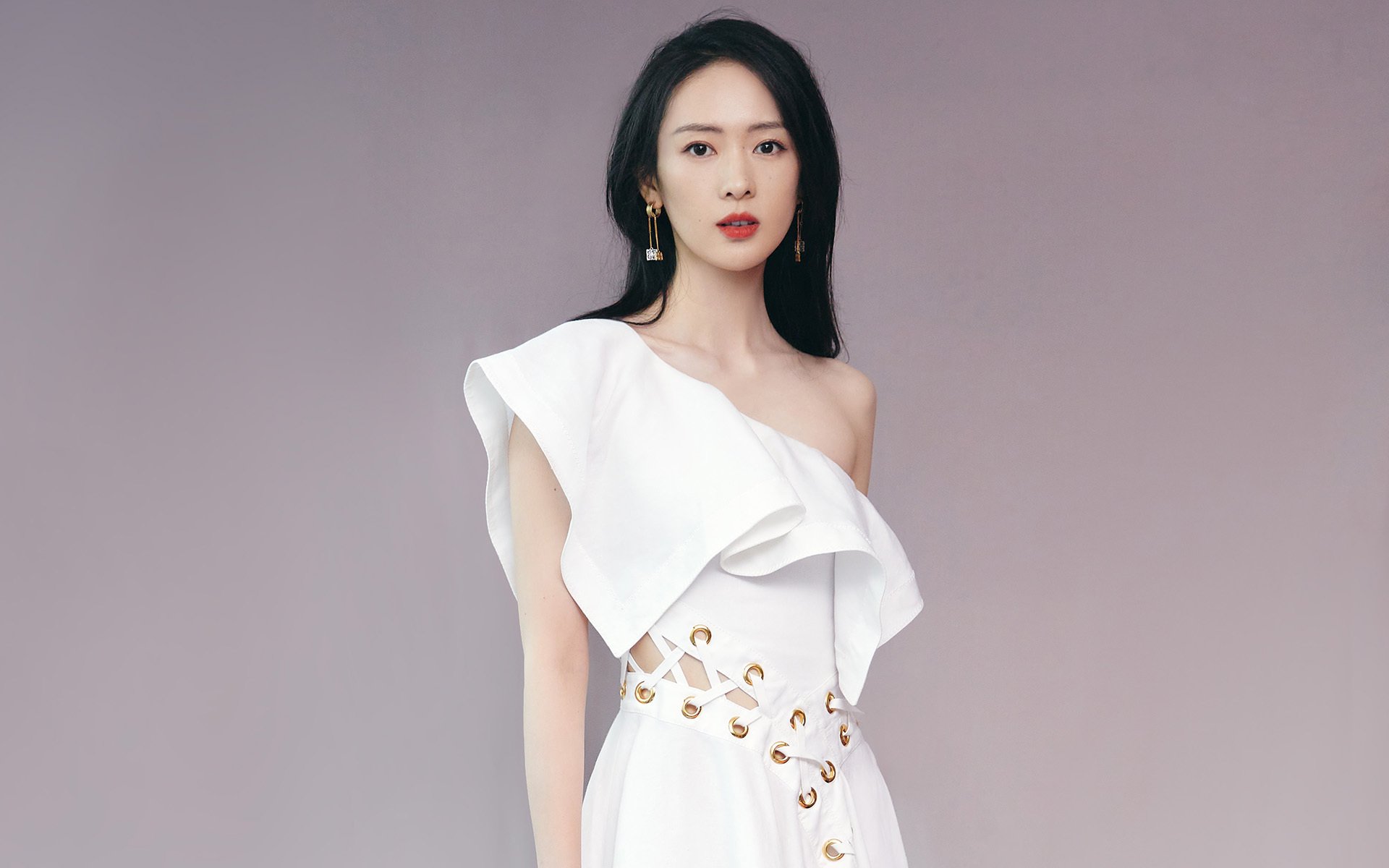 从质疑漩涡到关键先生,萨内独造两球,在安联球场向拜仁证明自己